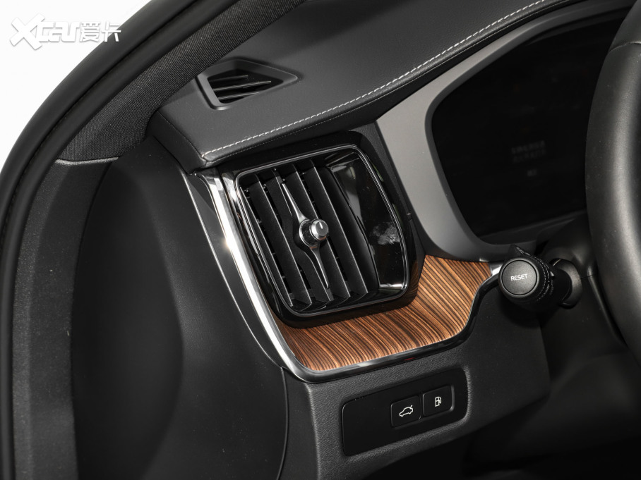 2025֠XC60Դ ʽτ źA 