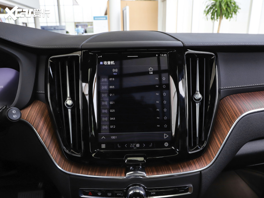 2025���֠���XC60����Դ ���ʽ��τ��� ���ź��A�� 