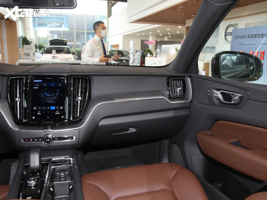 2023���֠���XC60 B5 ������ݺ��A��