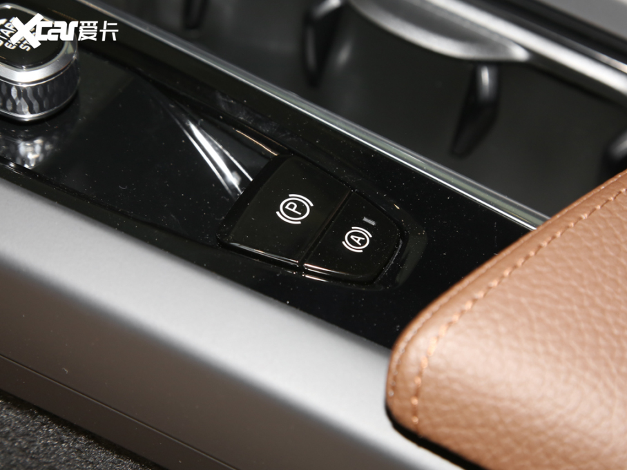 2023���֠���XC60 B5 ������ݺ��A��