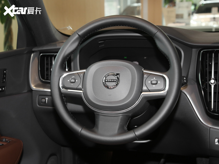 2023���֠���XC60 B5 ������ݺ��A��