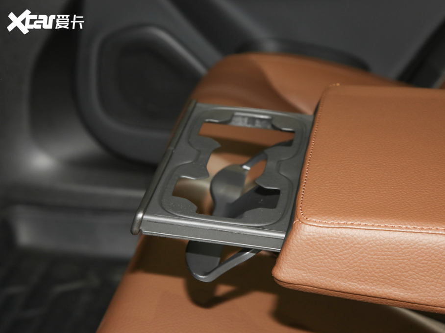 2023֠XC60 B5 (q)ݺA