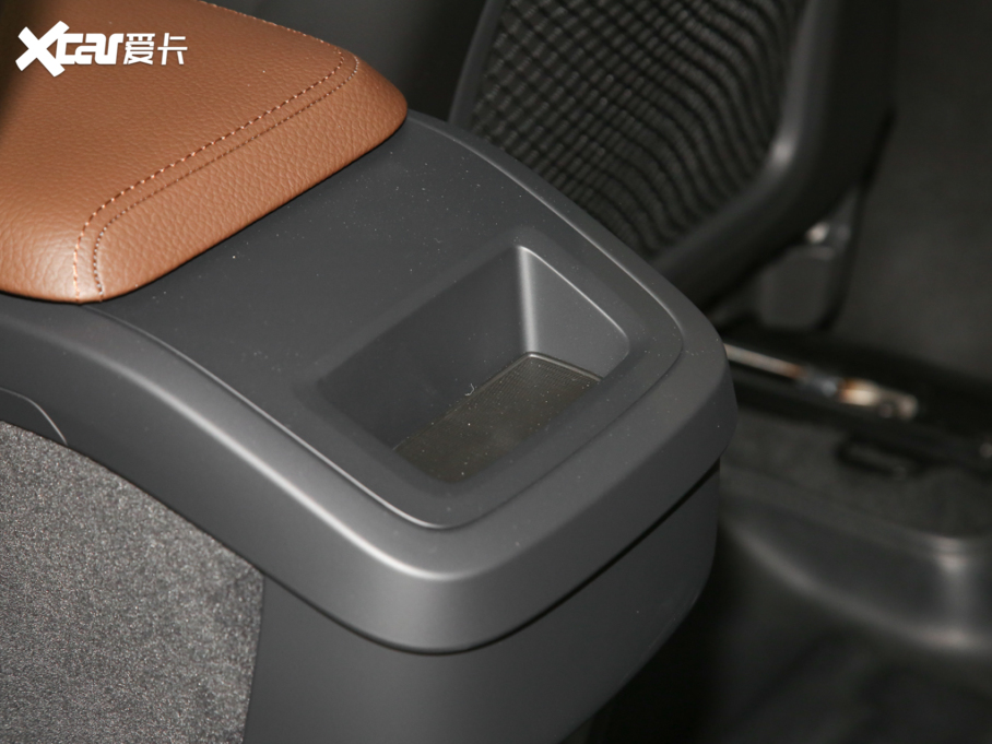 2023֠XC60 B5 (q)ݺA