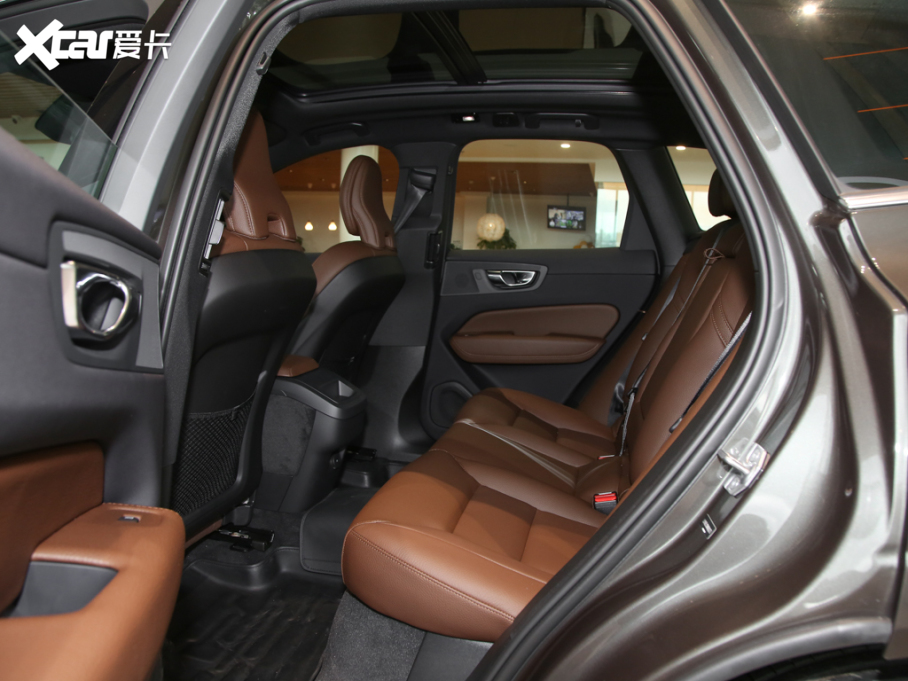 2023֠XC60 B5 (q)ݺA