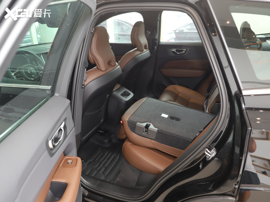 2023֠XC60 B5 (q)h(yun)A