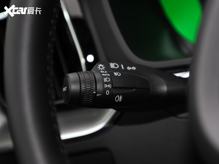 2023���֠���XC60 B5 ������ݺ��A��