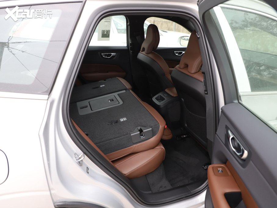 2023֠XC60 B5 (q)h(yun)A