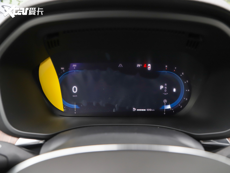 2023���֠���XC60 B5 ���(q��)���h���A��