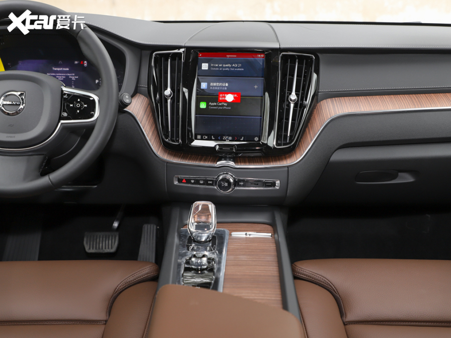 2023���֠���XC60 B5 ���(q��)���h���A��