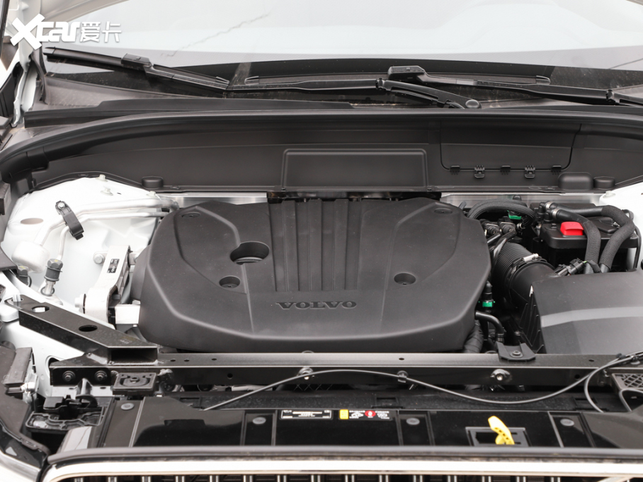 2023���֠���XC60 B5 ������h���A��