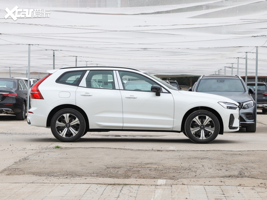 2023֠XC60 B5 {
