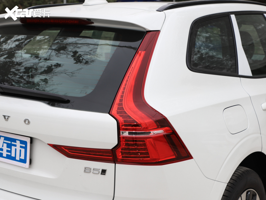 2023���֠���XC60 B5 ���{����