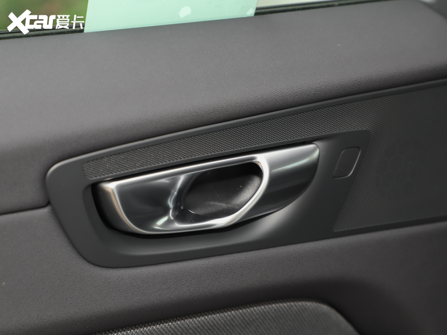 2023���֠���XC60 B5 ���{����