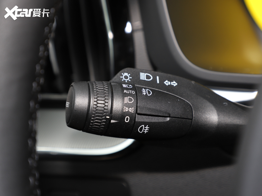 2023���֠���XC60 B5 ���{����