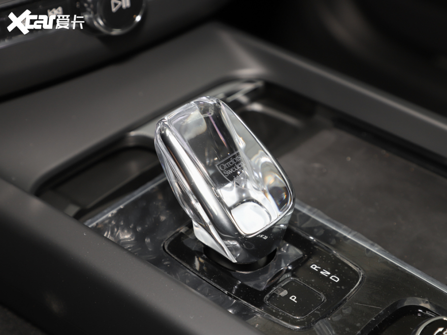 2023���֠���XC60 B5 ���{����