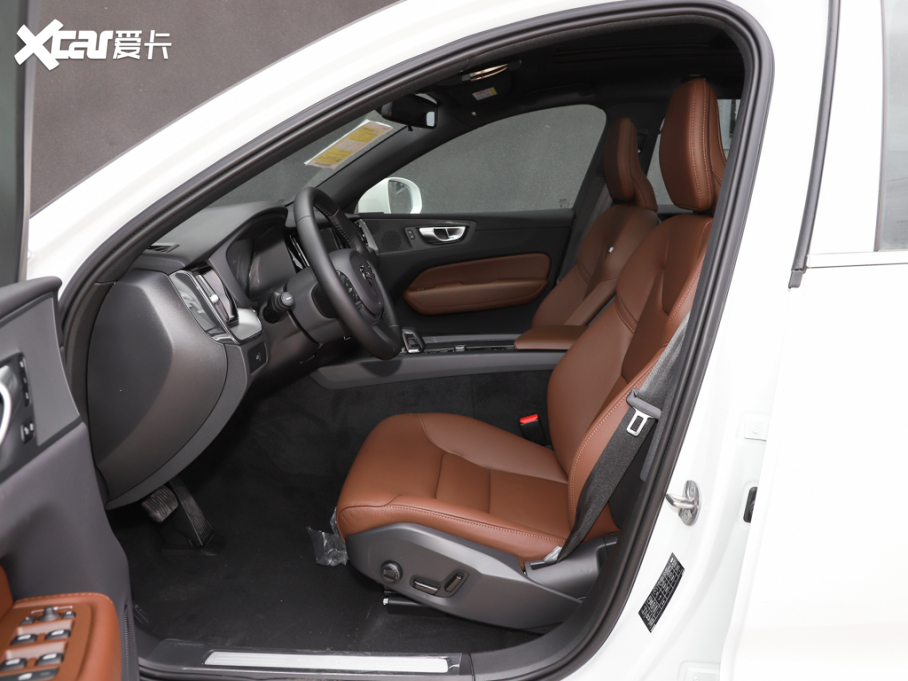 2023֠XC60 B5 (q)ݺA