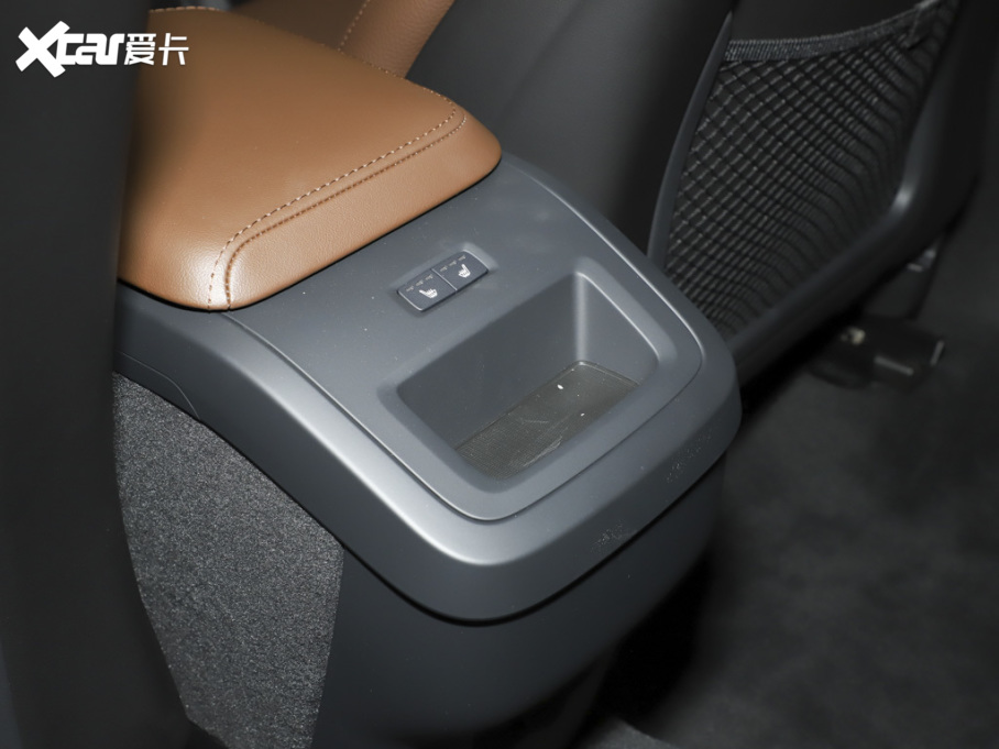 2023���֠���XC60 B5 ���(q��)���ݺ��A��