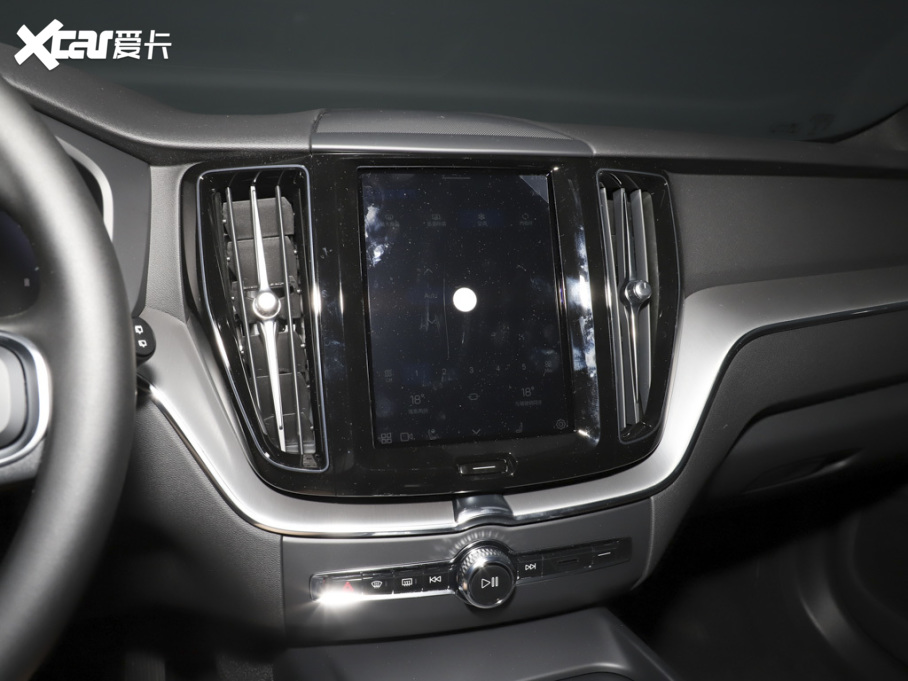 2023���֠���XC60 B5 ������ݺ��A��