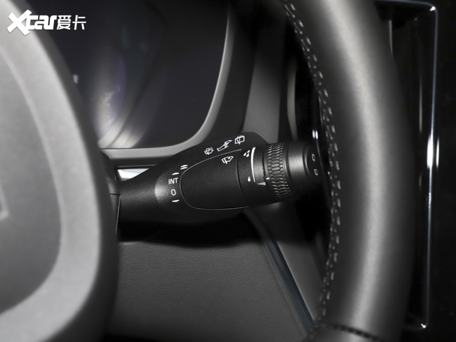 2023���֠���XC60 B5 ���(q��)���ݺ��A��