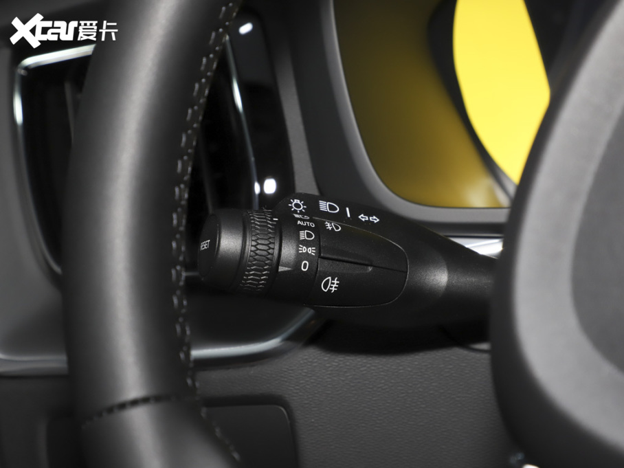 2023���֠���XC60 B5 ������ݺ��A��