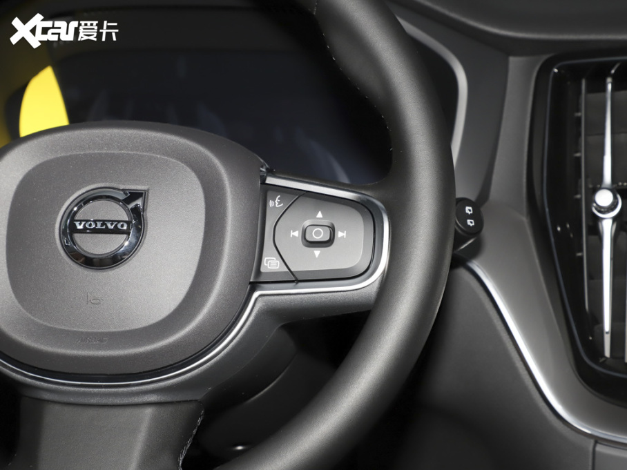 2023���֠���XC60 B5 ������ݺ��A��