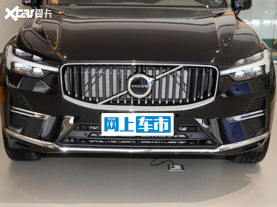 2023���֠���XC60 B5 ������h���A��