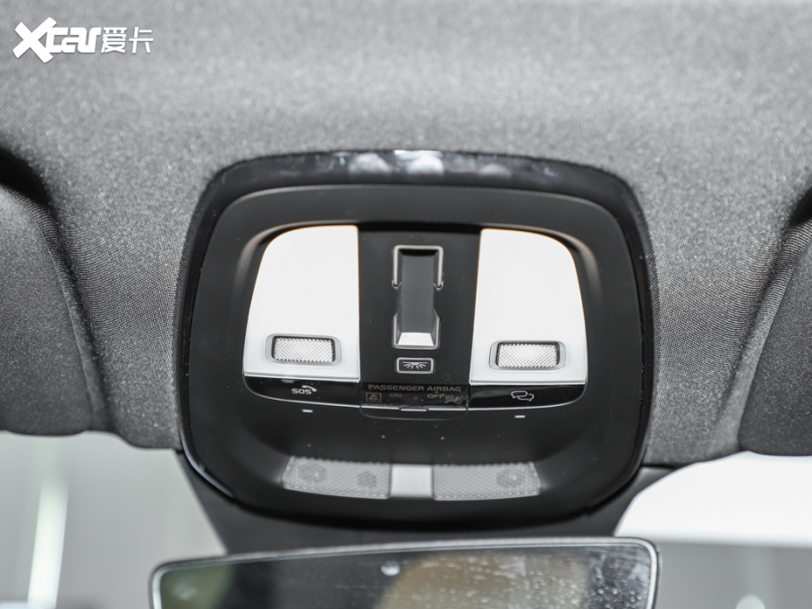 2023���֠���XC60 B5 ������h���A��