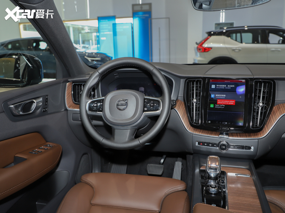 2023���֠���XC60 B5 ������h���A��