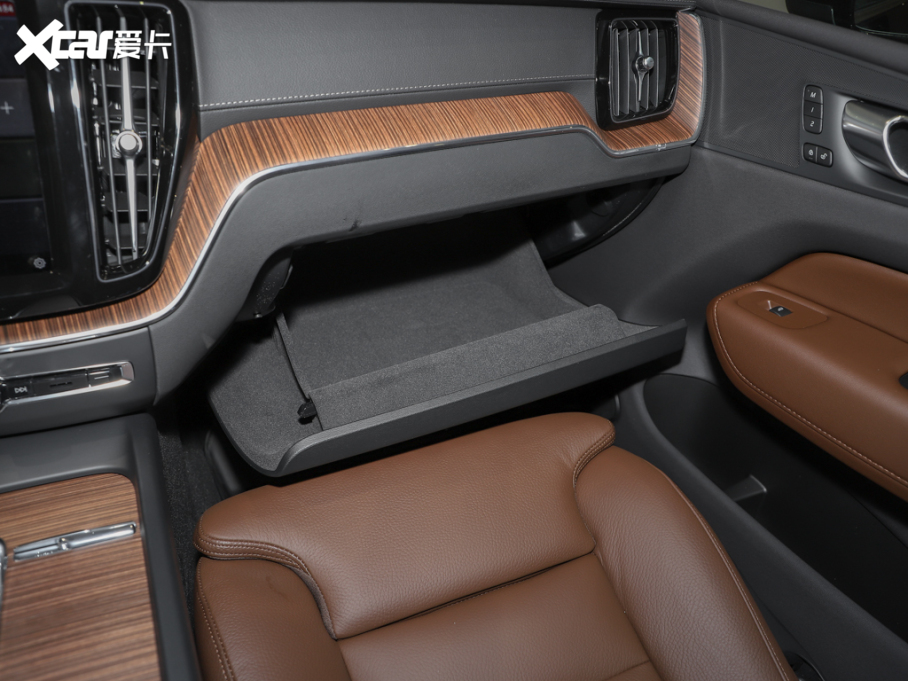 2023֠XC60 B5 (q)h(yun)A