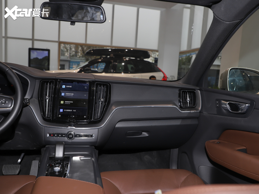 2023���֠���XC60 B5 ���(q��)���ݺ��A��