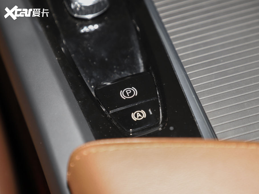 2023���֠���XC60 B5 ������ݺ��A��