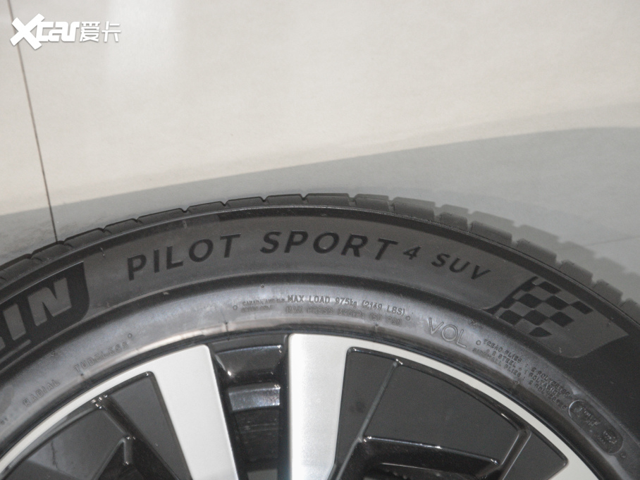 2024���֠���XC60 B5 ������ݺ��A��