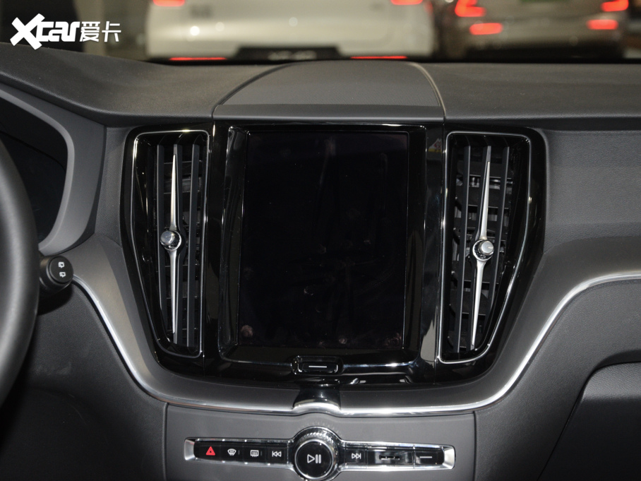 2023���֠���XC60 B5 ������ݺ��A��