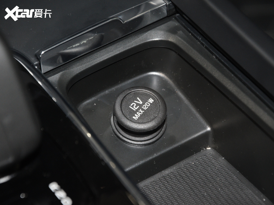 2023���֠���XC60 B5 ������ݺ��A��