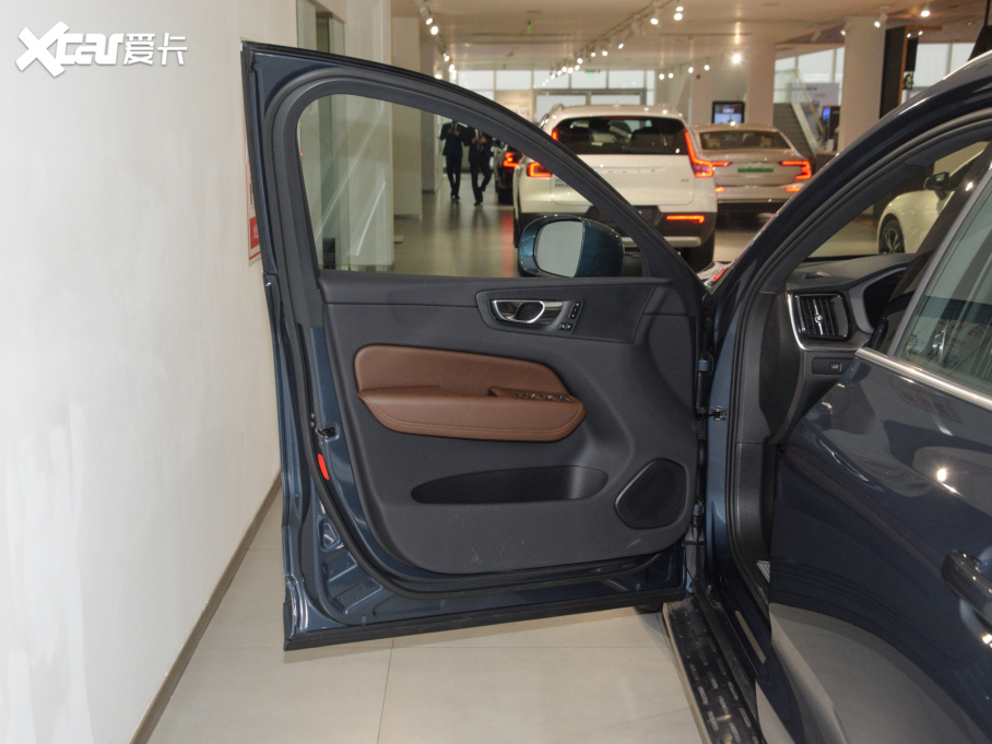 2023���֠���XC60 B5 ������ݺ��A��