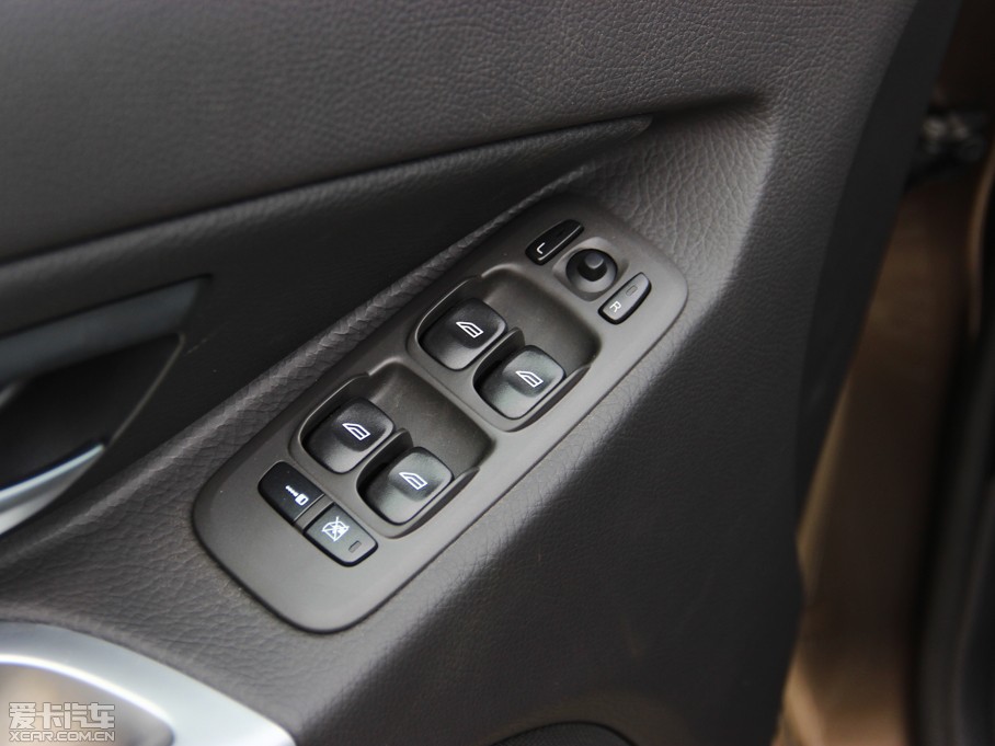 2014֠XC Classic 2.5T T5 A