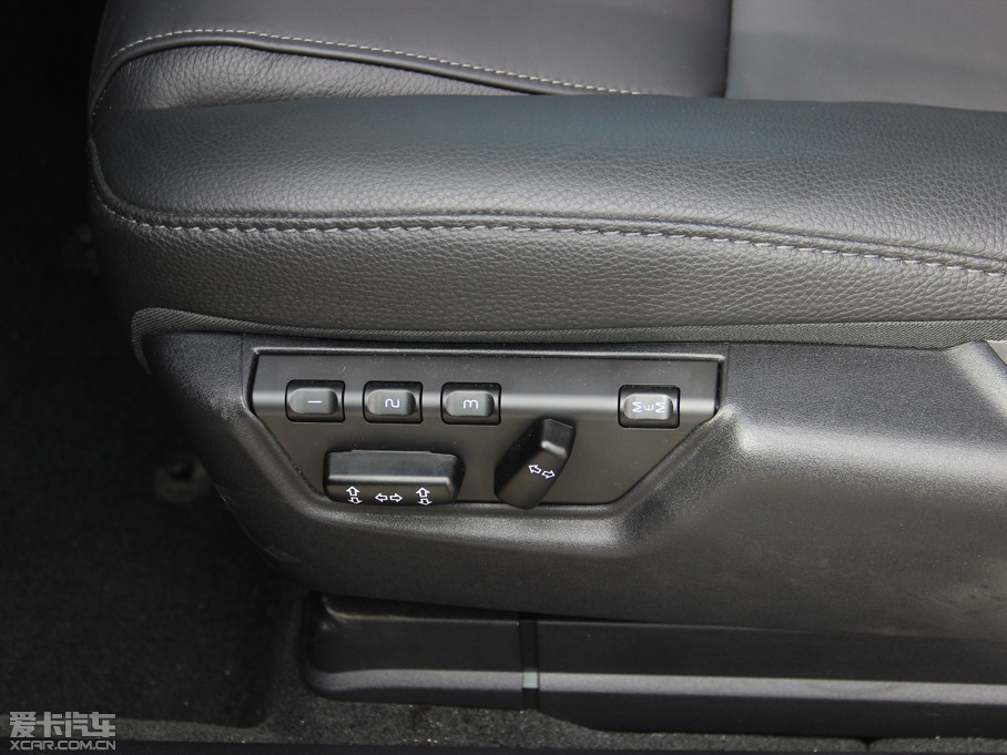 2014֠XC Classic 2.5T T5 A