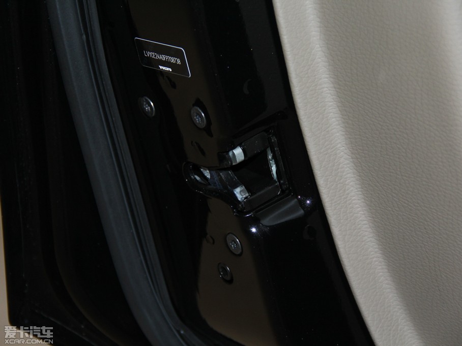 2014֠XC Classic 2.5T T5 A