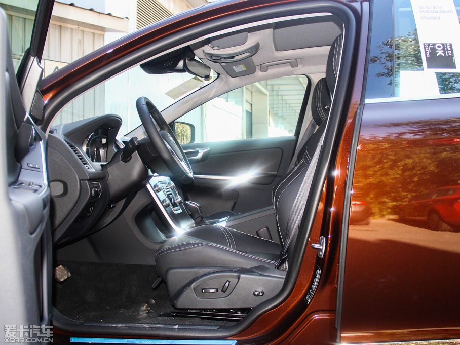 2015款沃尔沃XC60 2.0T T5 AWD 智远版