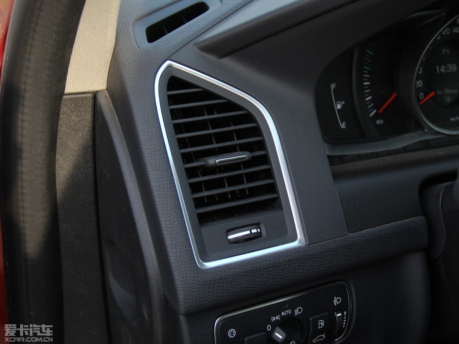 2015֠XC60 2.0T T5 а