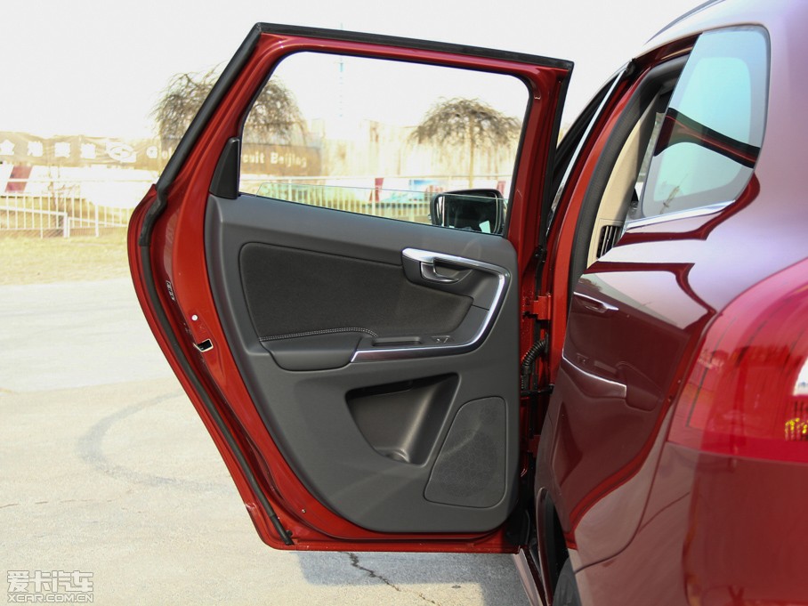 2015֠XC60 2.0T T5 а