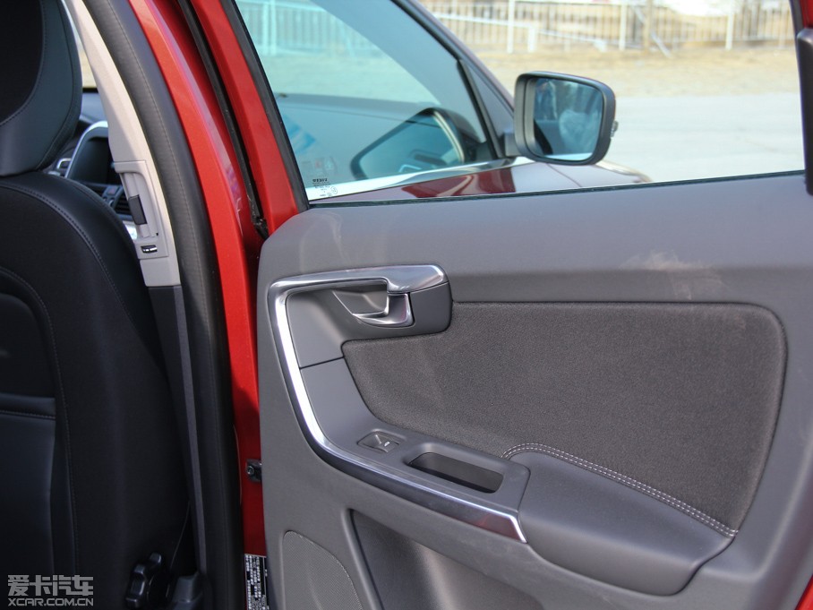 2015֠XC60 2.0T T5 а