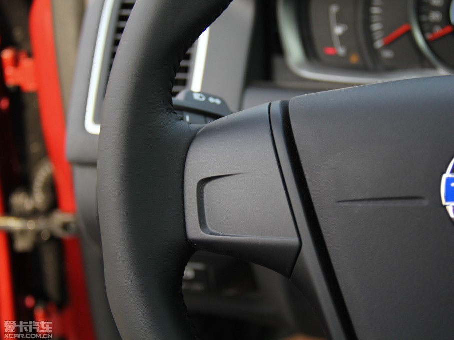 2015֠XC60 2.0T T5 а