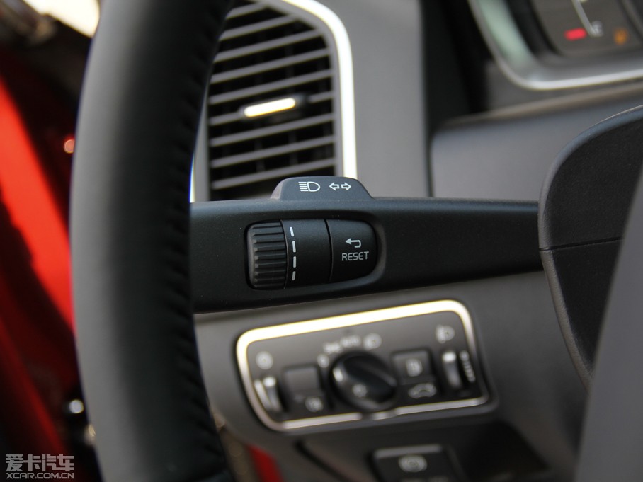 2015֠XC60 2.0T T5 а