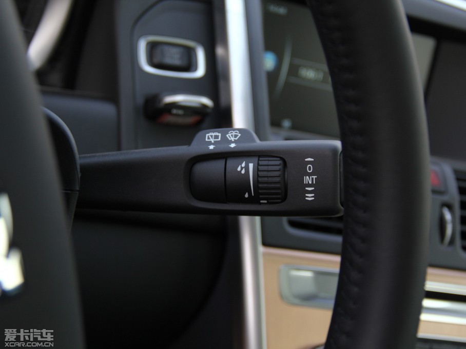 2015֠XC60 2.0T T5 а