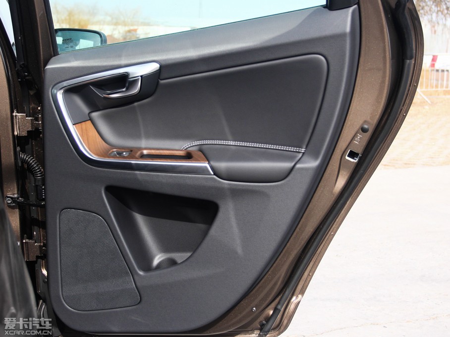 2015���֠���XC60 2.5T T6 AWD ��Խ��