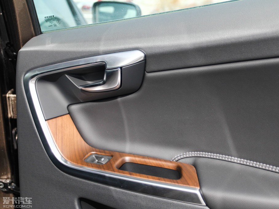 2015���֠���XC60 2.5T T6 AWD ��Խ��