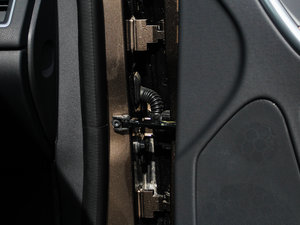 20152.5T T6 AWD Խ g