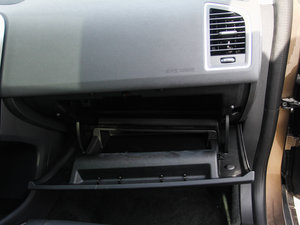 2015款2.5T T6 AWD 智越版 手套箱