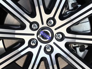 20152.5T T6 AWD Խ ^